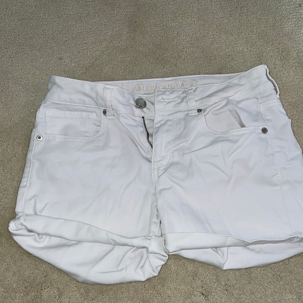White American Eagle shorts